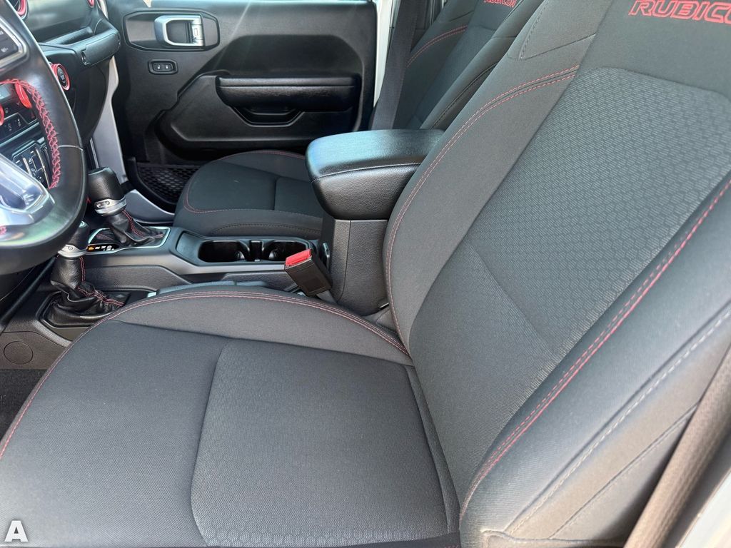 Used 2022 Silver Zynith Clearcoat Jeep Rubicon image 12