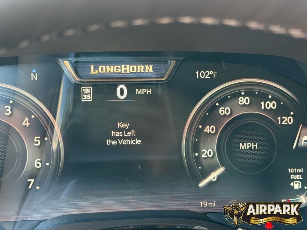 New 2026 Diamond Black Crystal Pearlcoat Ram Limited image 16