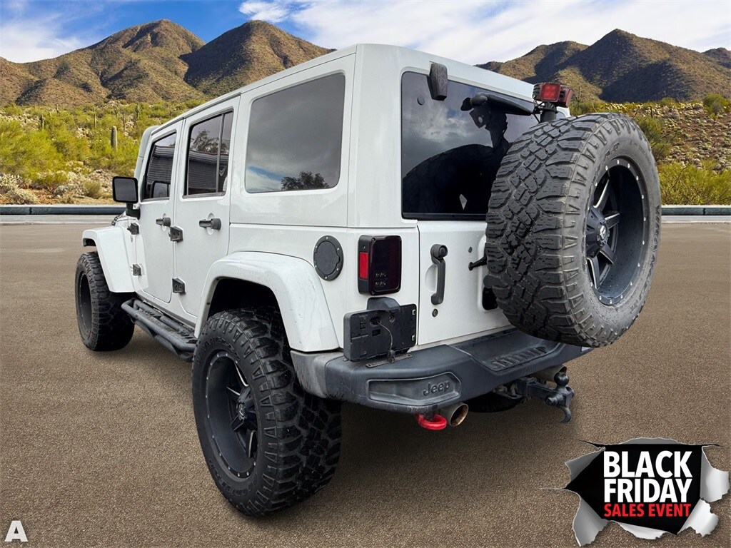 2014 Jeep Wrangler Unlimited Rubicon photo 2
