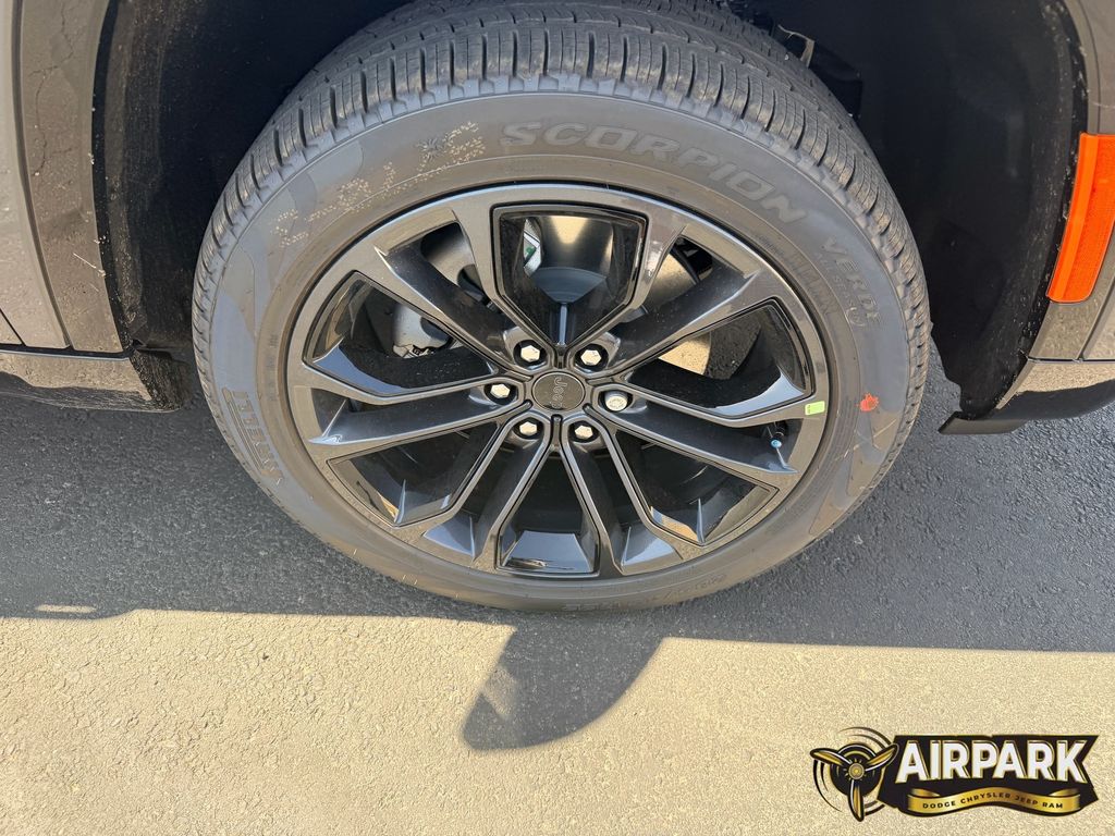 New 2026 Baltic Gray Jeep Summit image 11