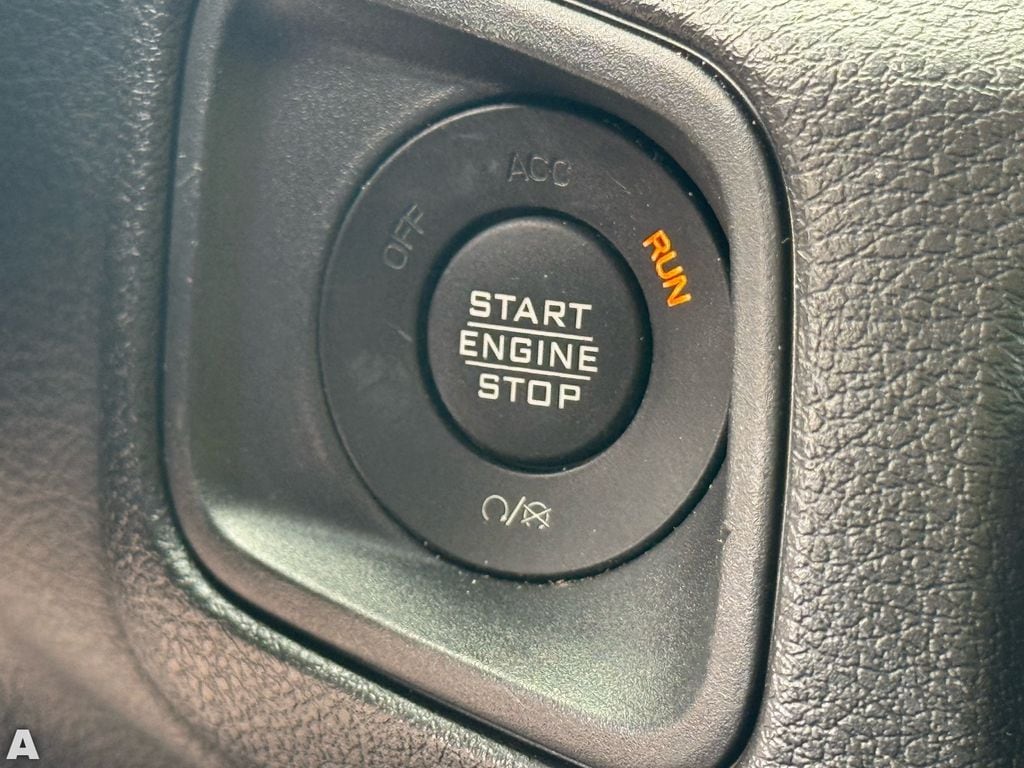 Used 2025 Granite Crystal Metallic Clearcoat Jeep Willys image 25