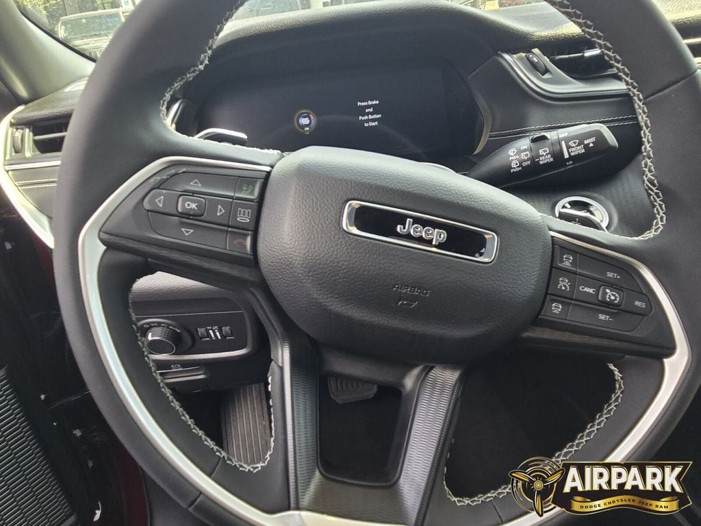 New 2025 Velvet Red Pearlcoat Jeep Laredo image 18