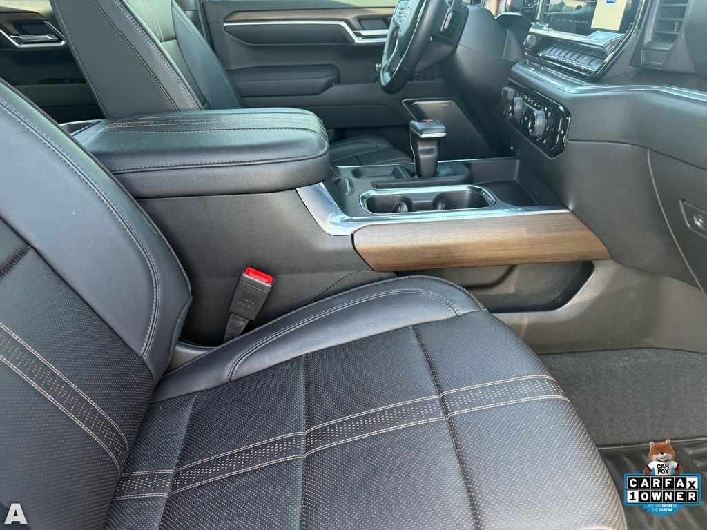 Used 2025 Black Chevrolet High Country image 29