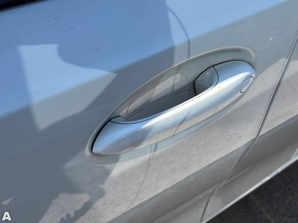 Used 2022 Alpine White BMW 330i image 9