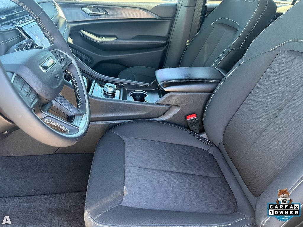 Used 2025 Baltic Gray Metallic Clearcoat Jeep Laredo image 12