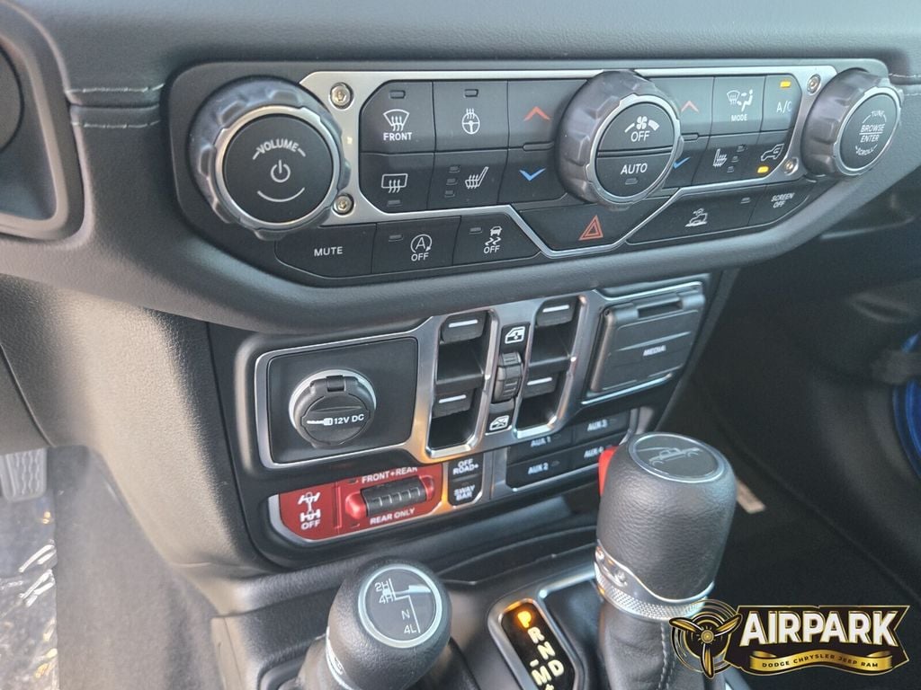 New 2025 Hydro Blue Pearlcoat Jeep Rubicon image 15