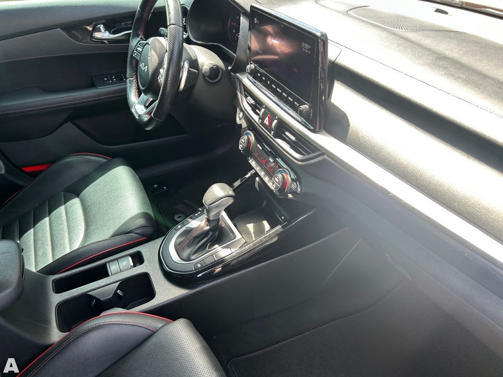 Used 2022 Currant Red Kia GT image 13