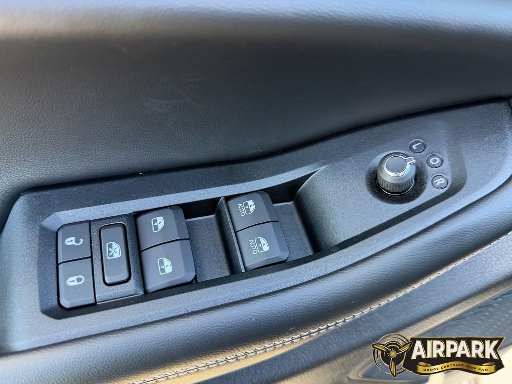 New 2026 Baltic Gray Jeep Laredo image 20
