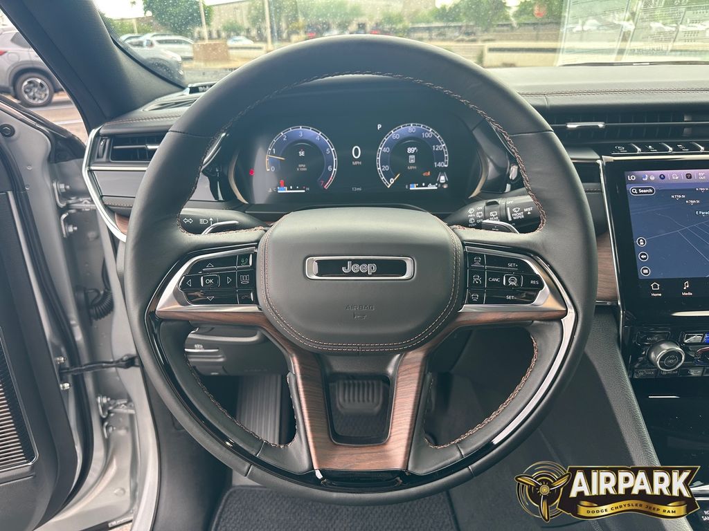 New 2025 Silver Zynith Jeep Summit image 17