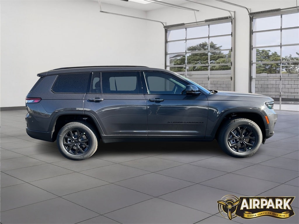 New 2025 Jeep Grand Cherokee L Laredo Sport Utility