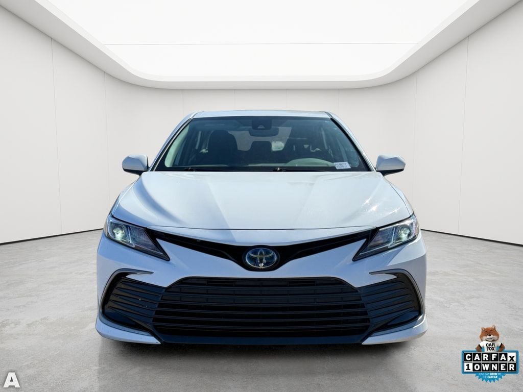 Used 2023 White Toyota LE image 5