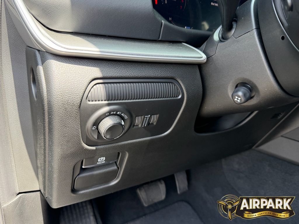 New 2026 High Gloss Black Jeep Limited image 23