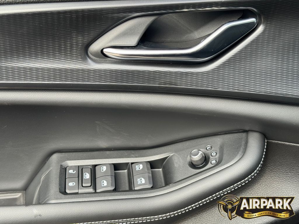 New 2025 Baltic Gray Jeep Laredo image 16