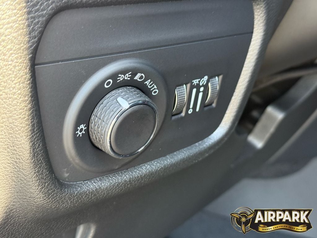 New 2025 Silver Zynith Jeep Laredo image 19