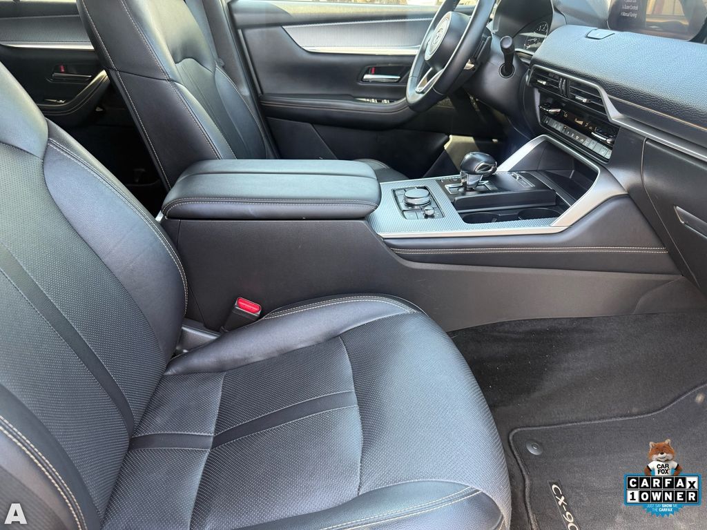 Used 2024 Platinum Mazda 3.3 Turbo Preferred Plus image 30