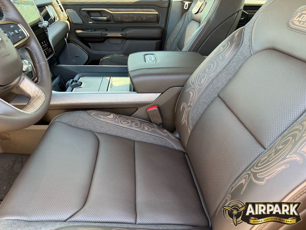 New 2026 Diamond Black Crystal Pearlcoat Ram Limited image 12