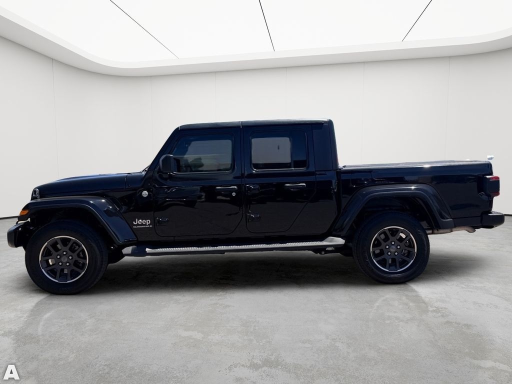 Used 2023 Jeep Gladiator Overland Truck