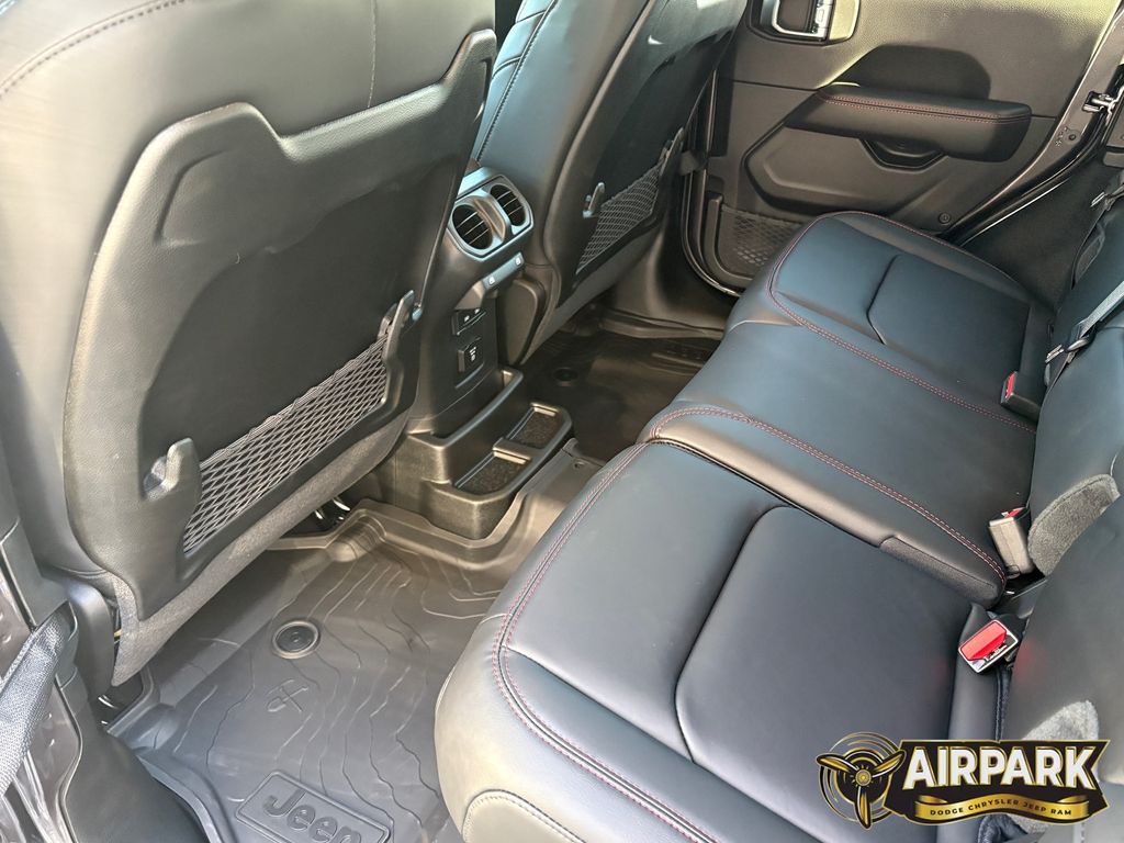 New 2026 Granite Crystal Jeep Rubicon image 13