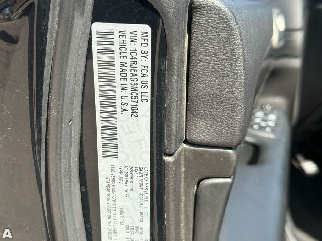 Used 2021 Diamond Black Crystal Pearlcoat Jeep Laredo E image 30