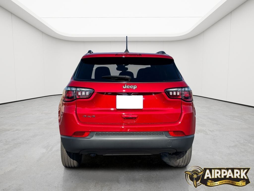 New 2026 Red Hot Pearlcoat Jeep Latitude image 5