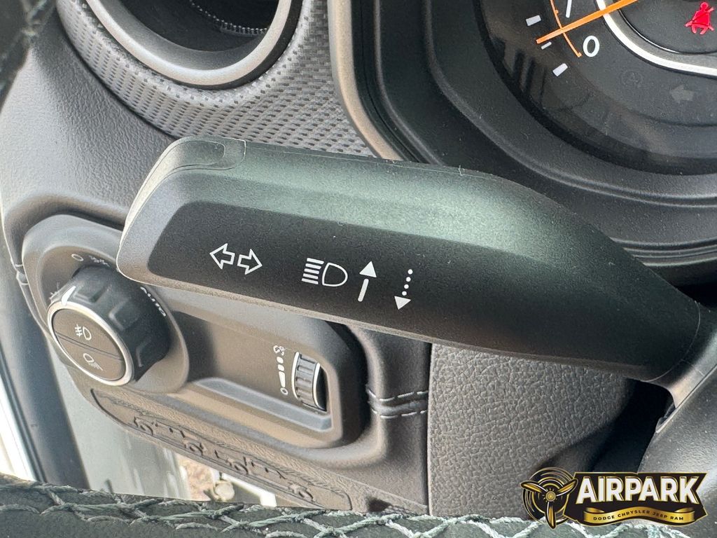 New 2026 Bright White Jeep Mojave image 32