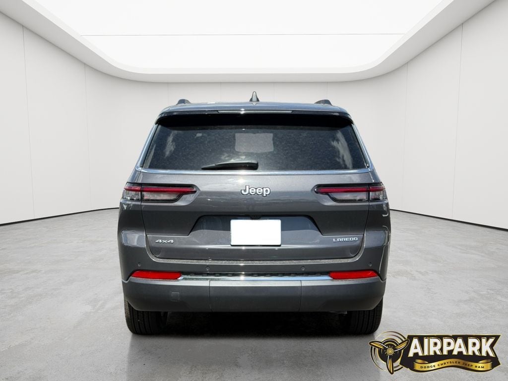 New 2025 Baltic Gray Jeep Laredo image 5
