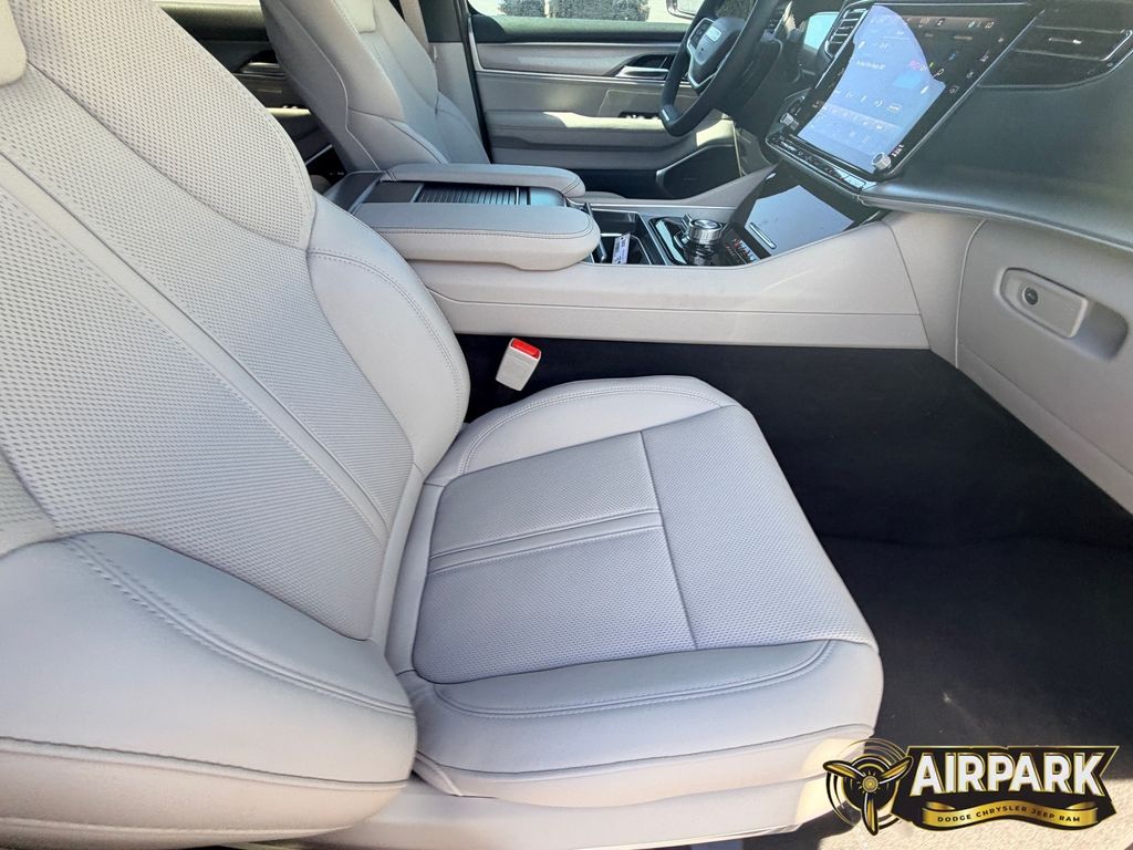 New 2026 High Gloss Black Jeep Base image 12