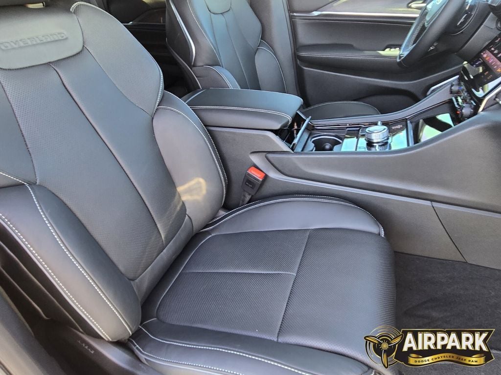 New 2025 Silver Zynith Jeep Overland image 11