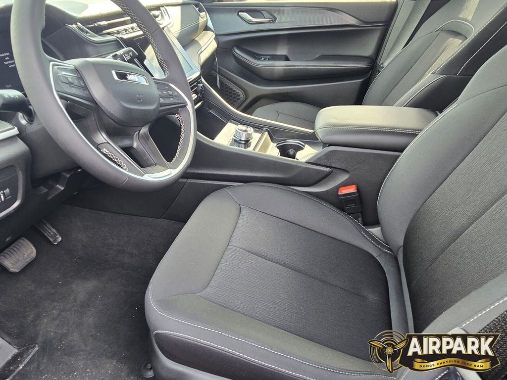 New 2025 Velvet Red Pearlcoat Jeep Laredo image 11