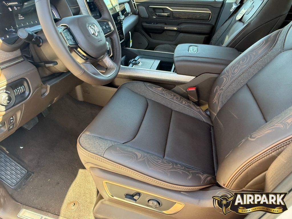 New 2026 Diamond Black Crystal Pearlcoat Ram Limited image 14