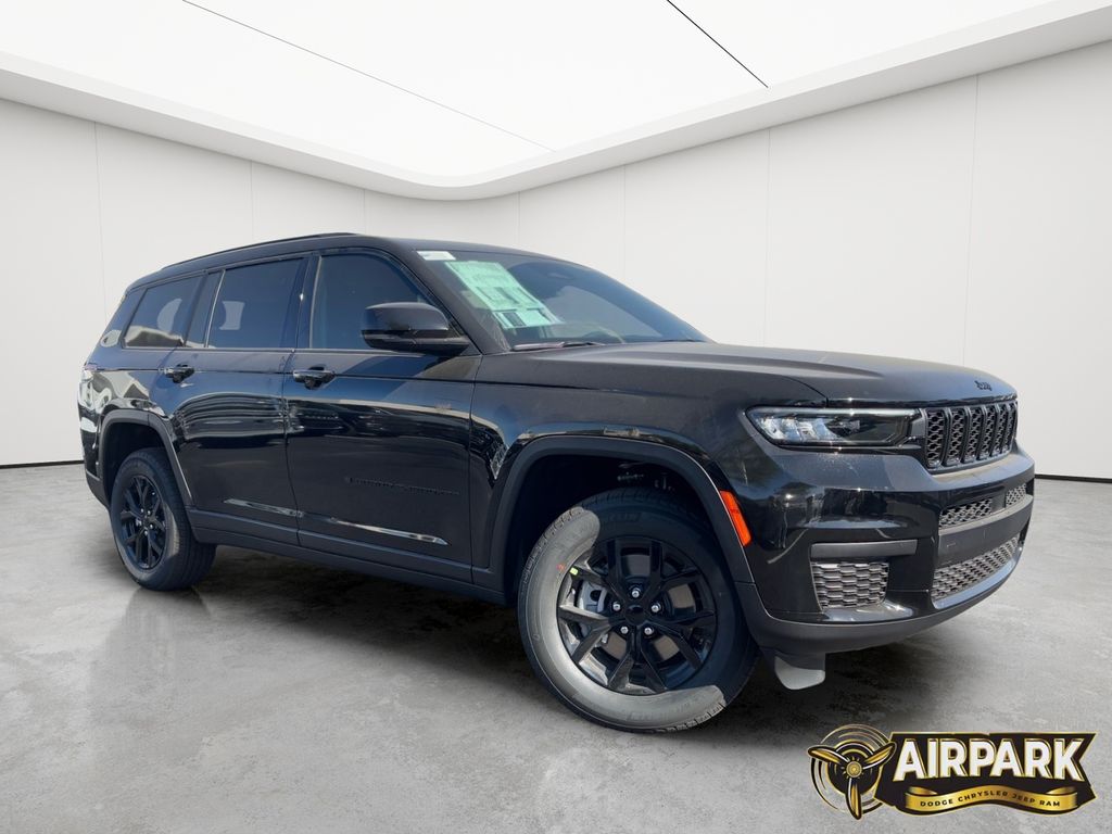 New 2025 Diamond Black Crystal Pearlcoat Jeep Laredo image 2