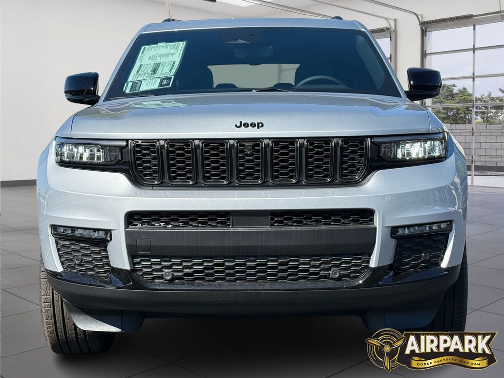 Used 2025 Silver Zynith Jeep Limited image 5