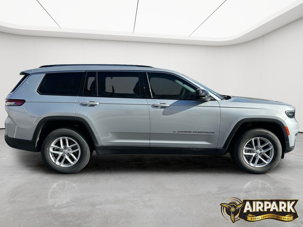 New 2023 Silver Zynith Jeep L Laredo image 3