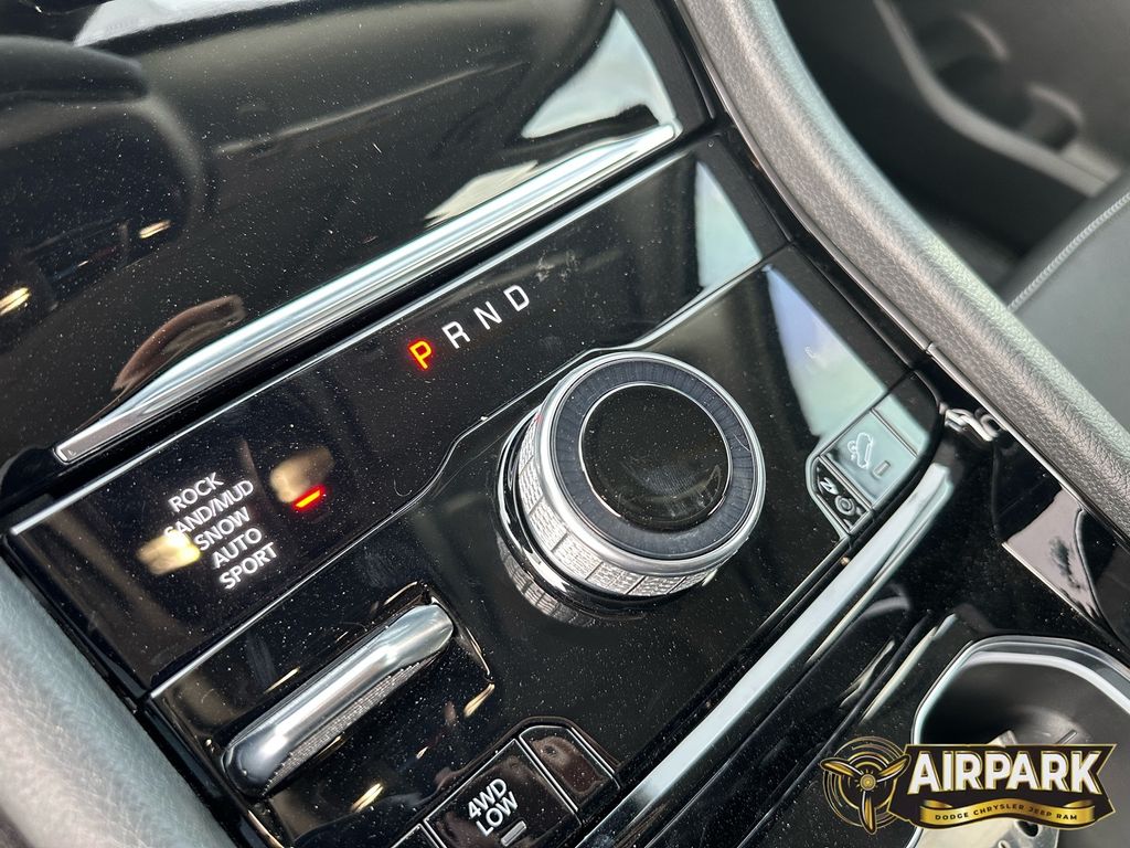 New 2023 Rocky Mountain Pearlcoat Jeep Base image 23