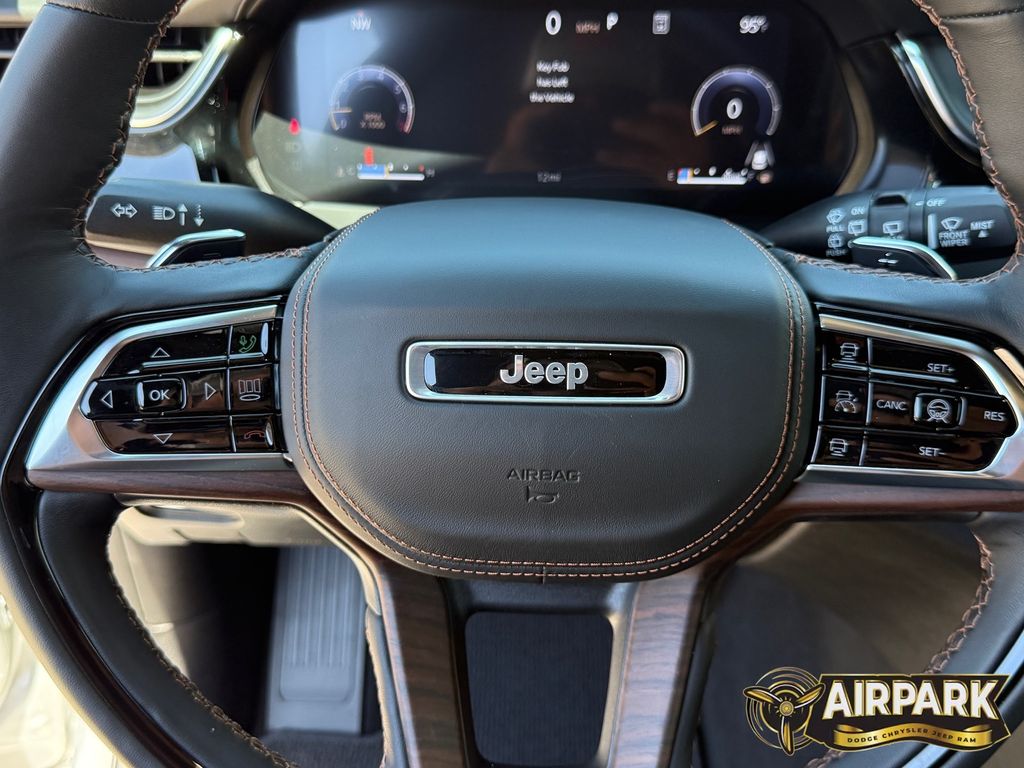 New 2025 Silver Zynith Jeep Summit image 14