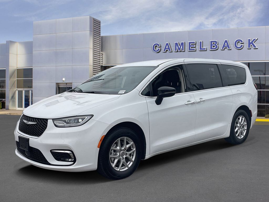 Used 2024 Chrysler Pacifica Touring L Minivan/Van