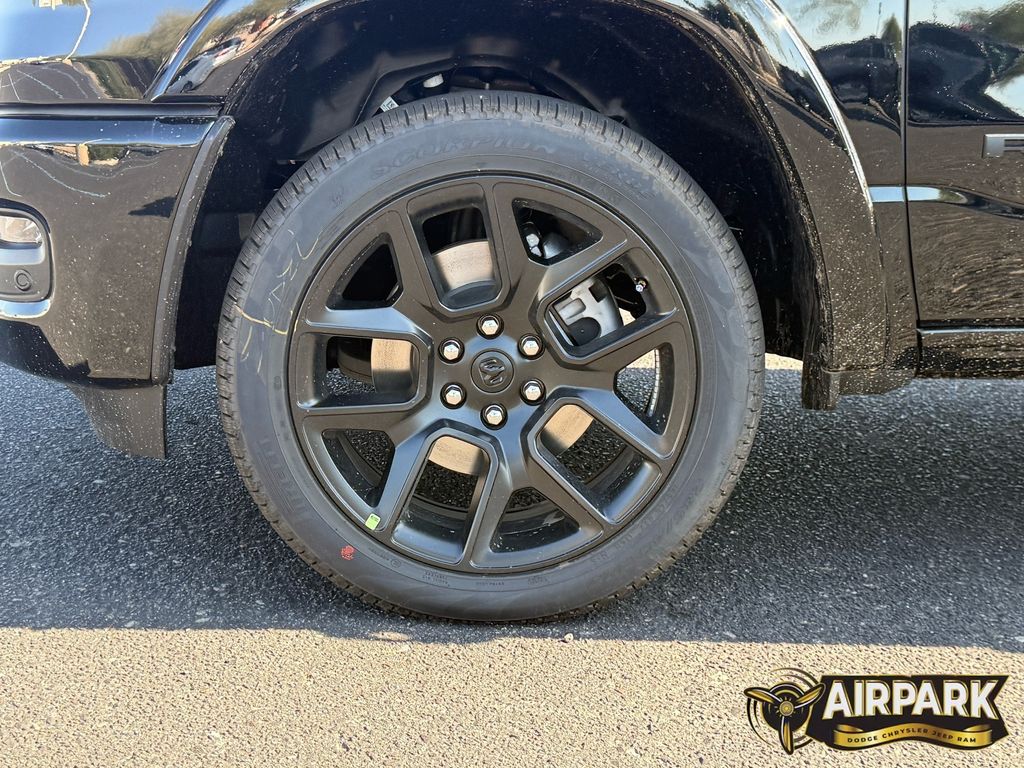 New 2026 Diamond Black Crystal Pearlcoat Ram Laramie image 10