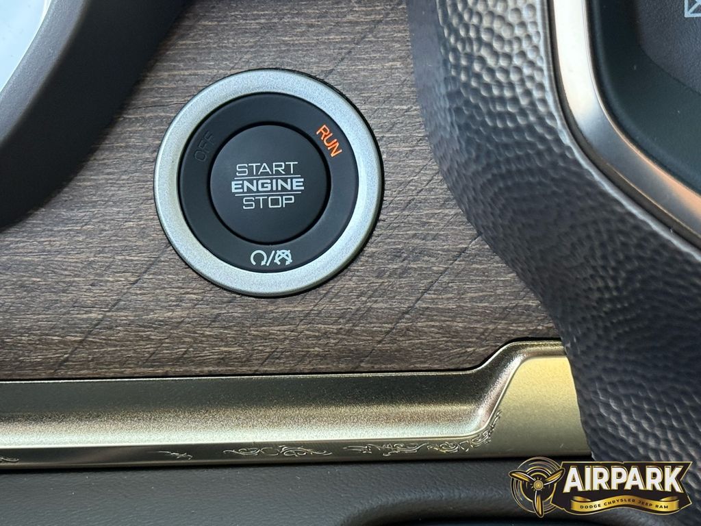 New 2026 Diamond Black Crystal Pearlcoat Ram Limited image 20