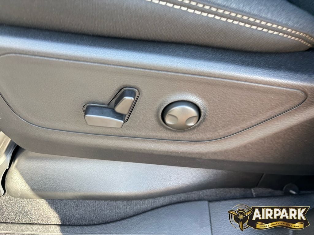 New 2026 Diamond Black Crystal Pearlcoat Ram Big Horn/Lone Star image 11