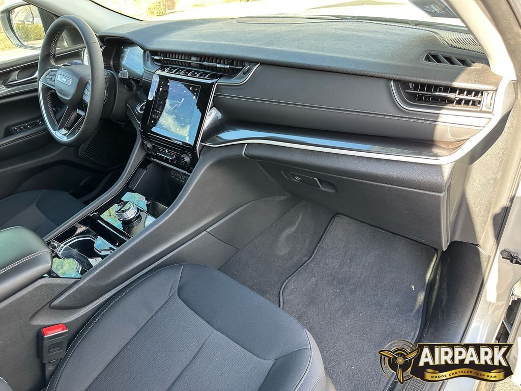 New 2023 Silver Zynith Jeep L Laredo image 11