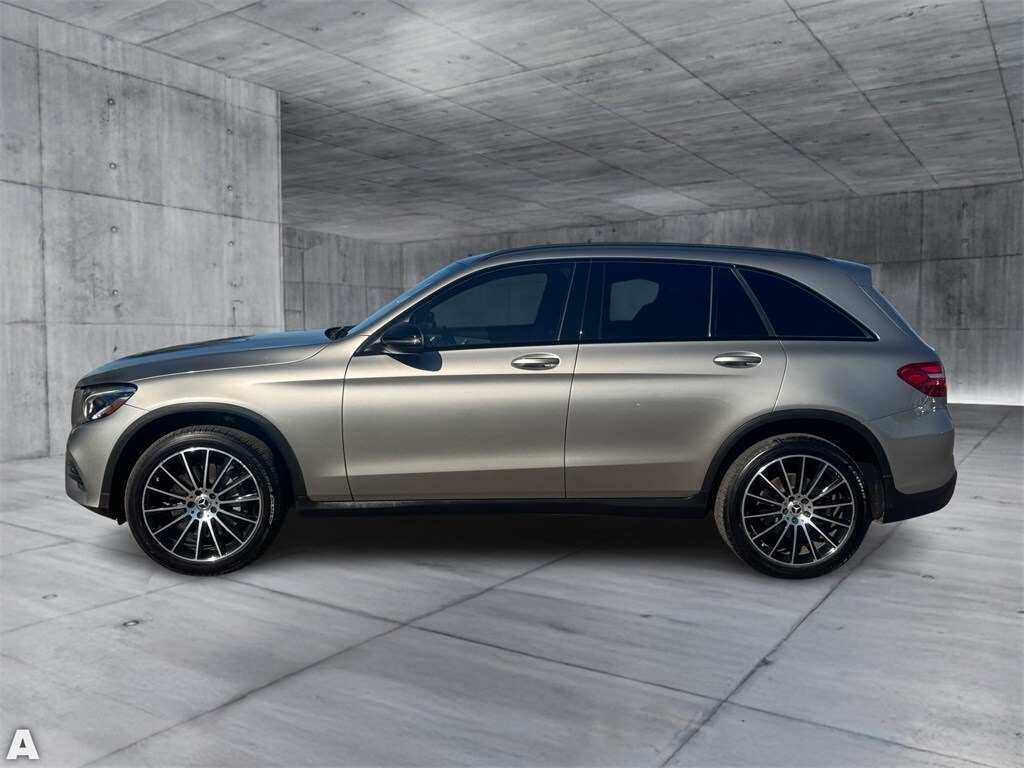 2019 Mercedes Benz GLC 300 photo 2