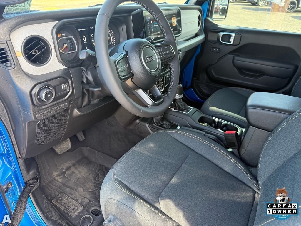 Used 2025 Hydro Blue Pearl Coat Jeep Sport S image 11