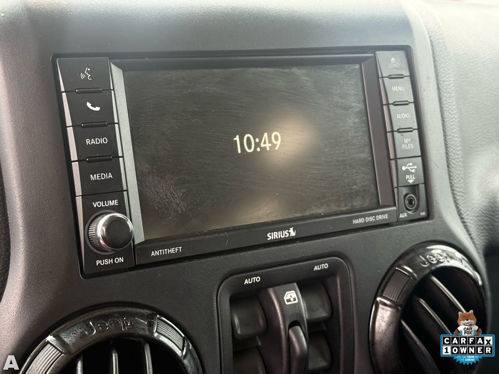 Used 2016 Bright White Clearcoat Jeep Unlimited Sahara image 20