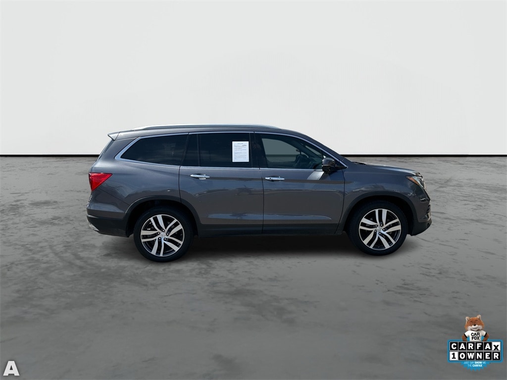 Image 8 of 2018 Honda Pilot Touring SUV