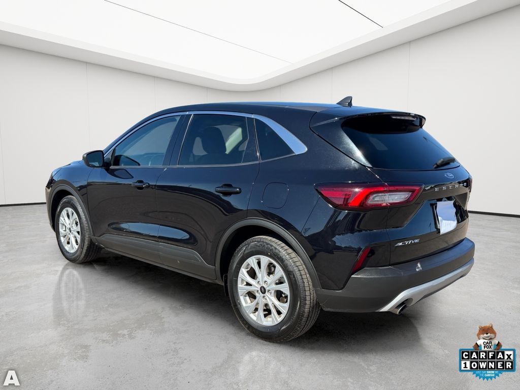Used 2024 Black Metallic Ford Active image 4