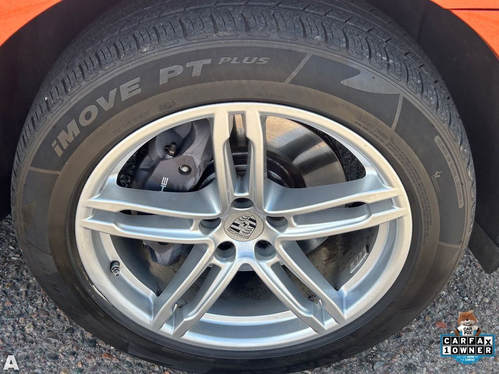 Used 2024 Orange Porsche Base image 10