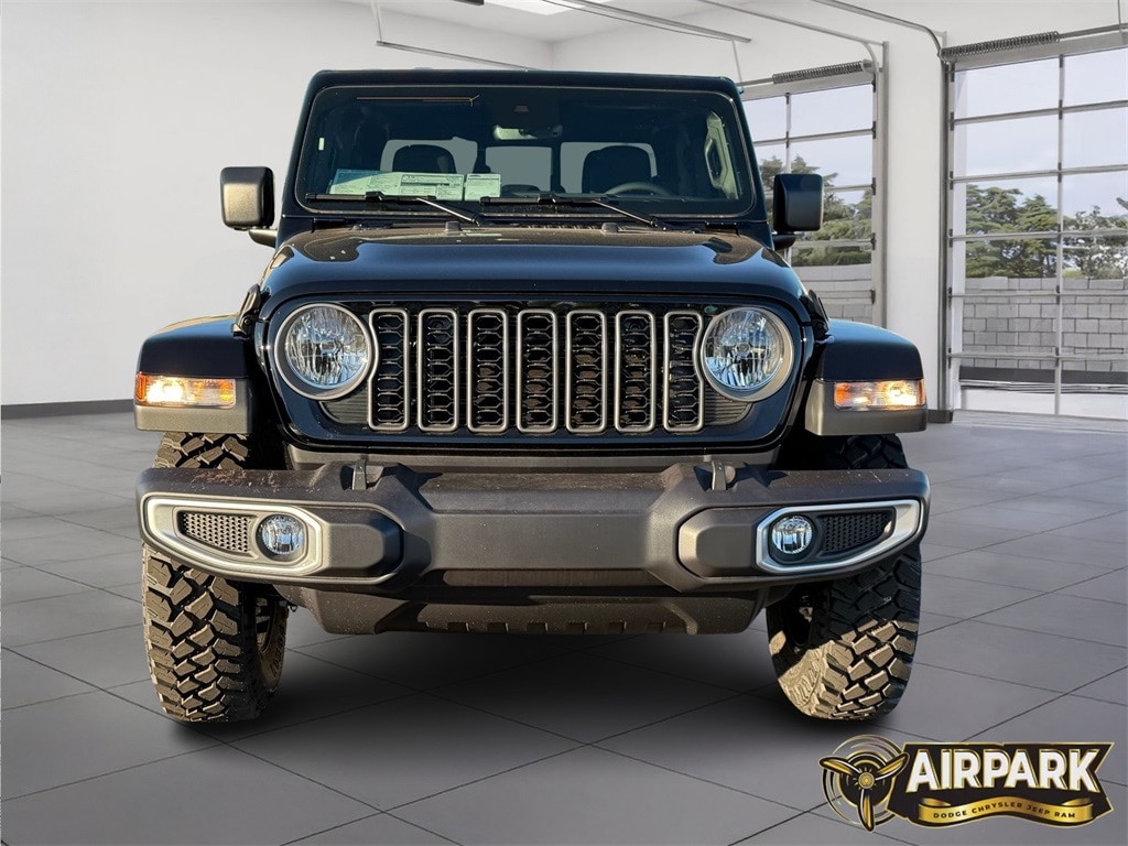 New 2025 Jeep Gladiator Sport Pickup