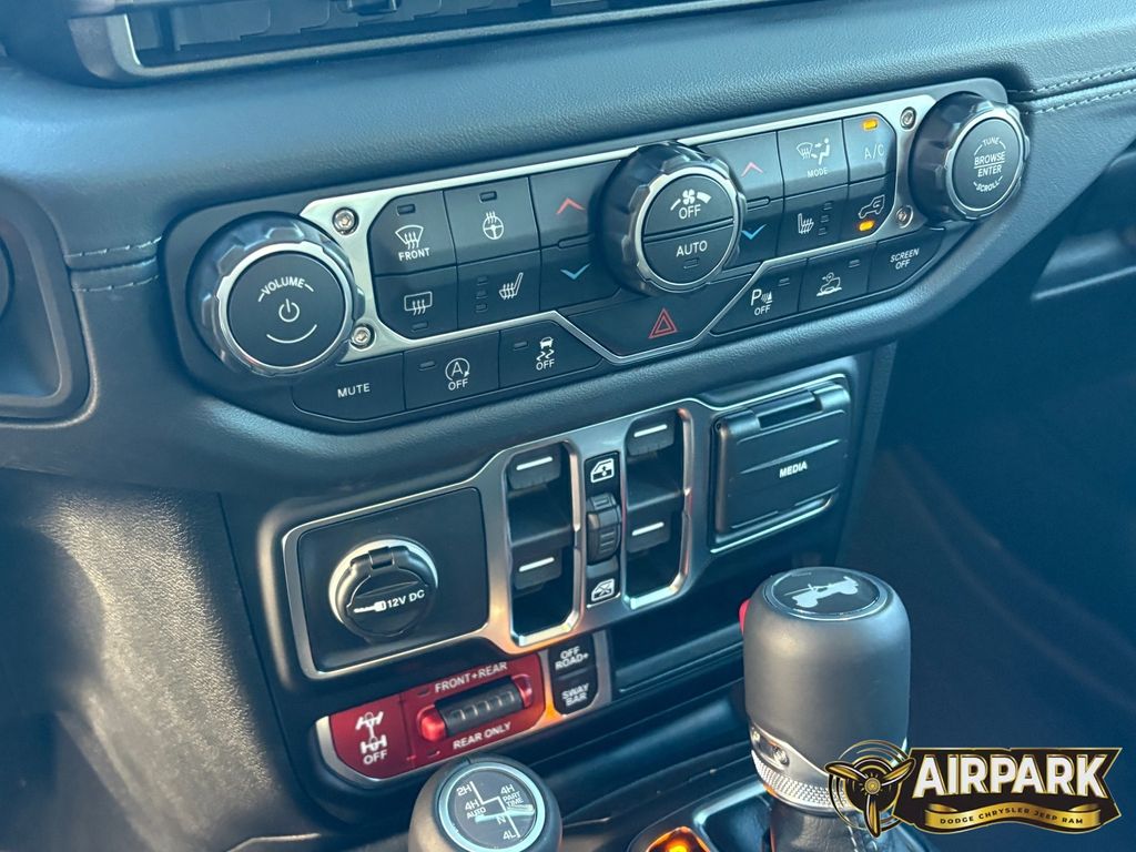 New 2026 Granite Crystal Jeep Rubicon image 17