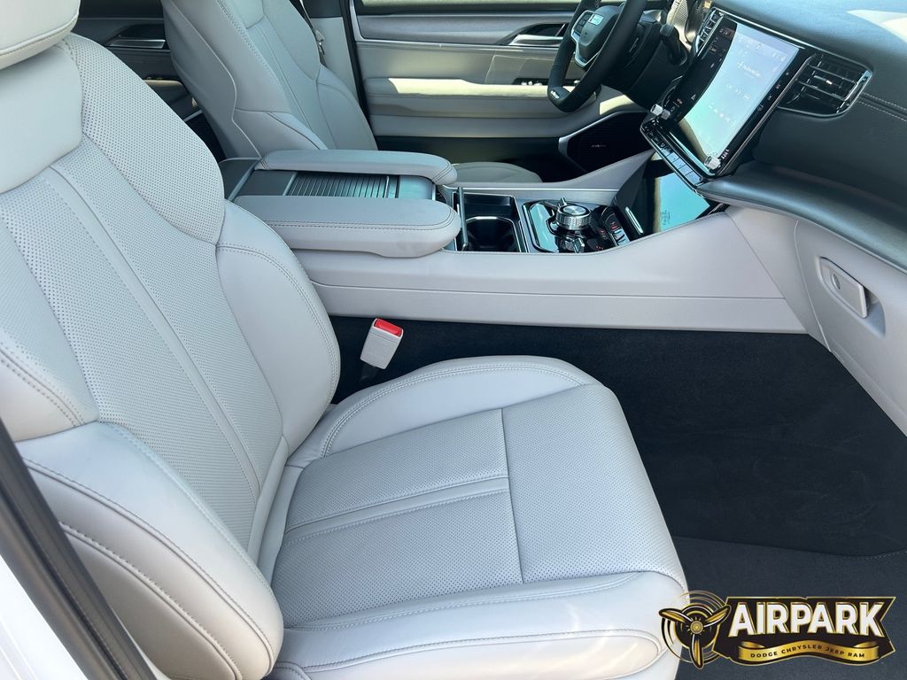 New 2026 Bright White Jeep Limited image 11