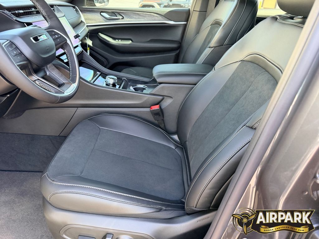 New 2026 Baltic Gray Jeep Laredo image 15